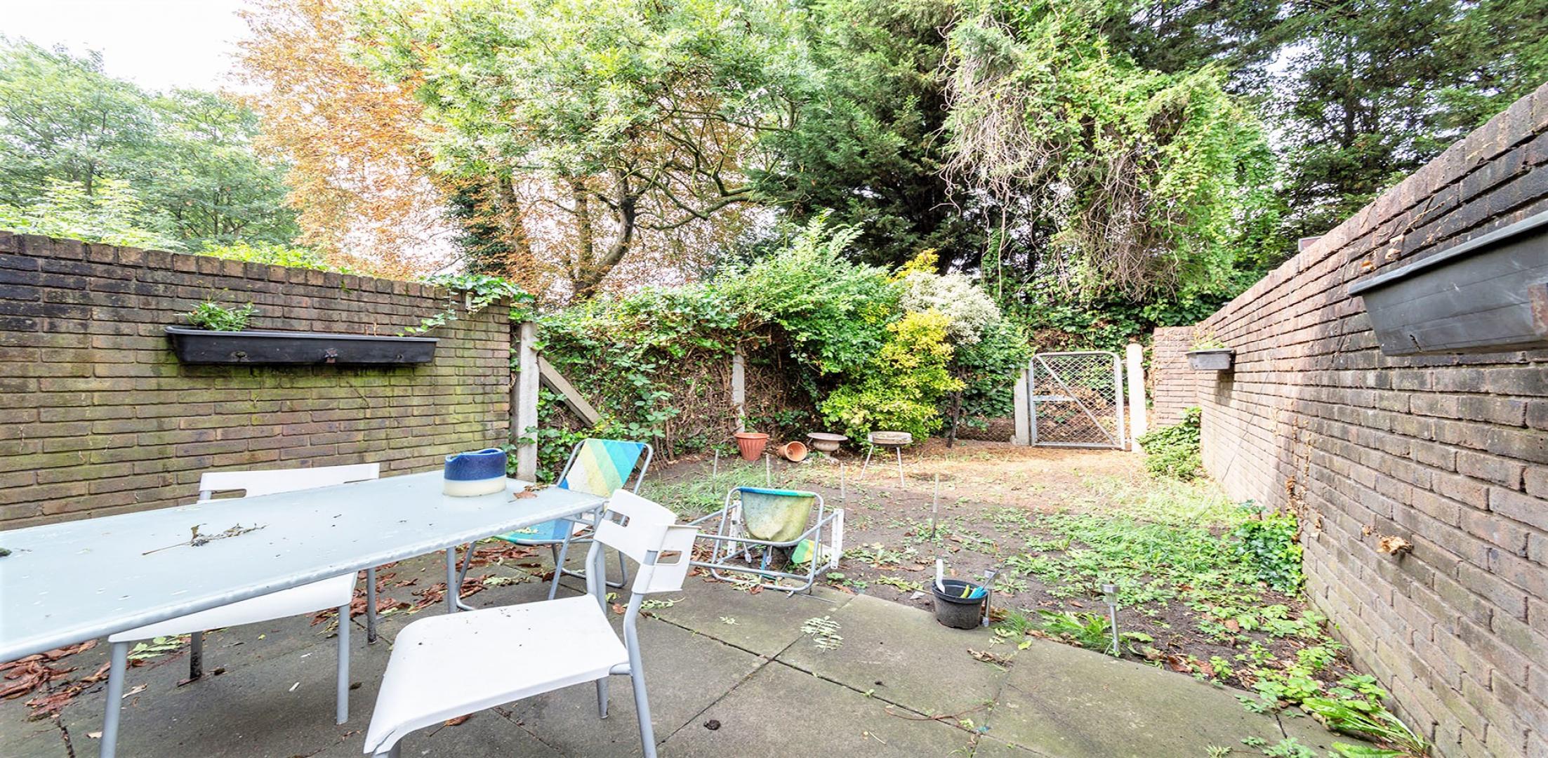 			4 Bedroom, 1 bath, 1 reception Flat			 Brondesbury Park, KILBURN